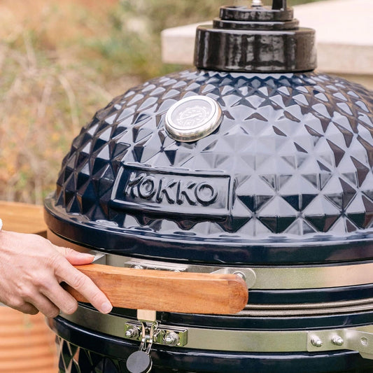 Barbecue Kamado XL 22" par Kokko - ¨¦dition Limit¨¦e avec Chariot, Noir